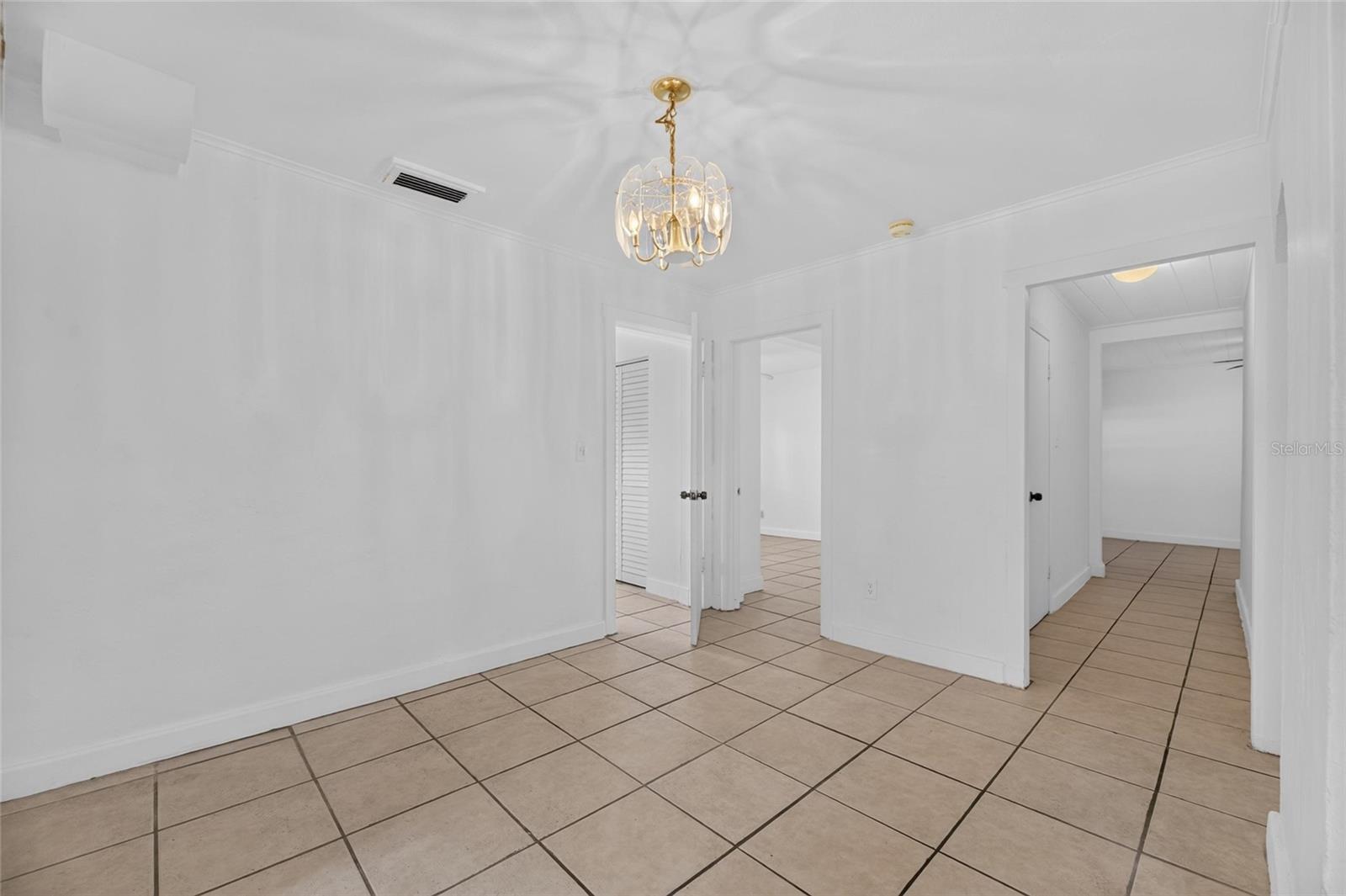 1005 E Flora St Property Photo 13