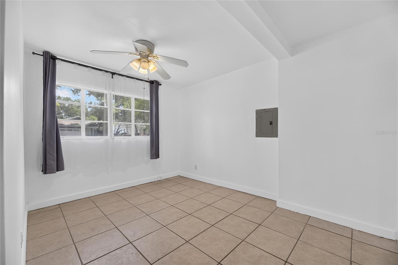 1005 E Flora St Property Photo 19
