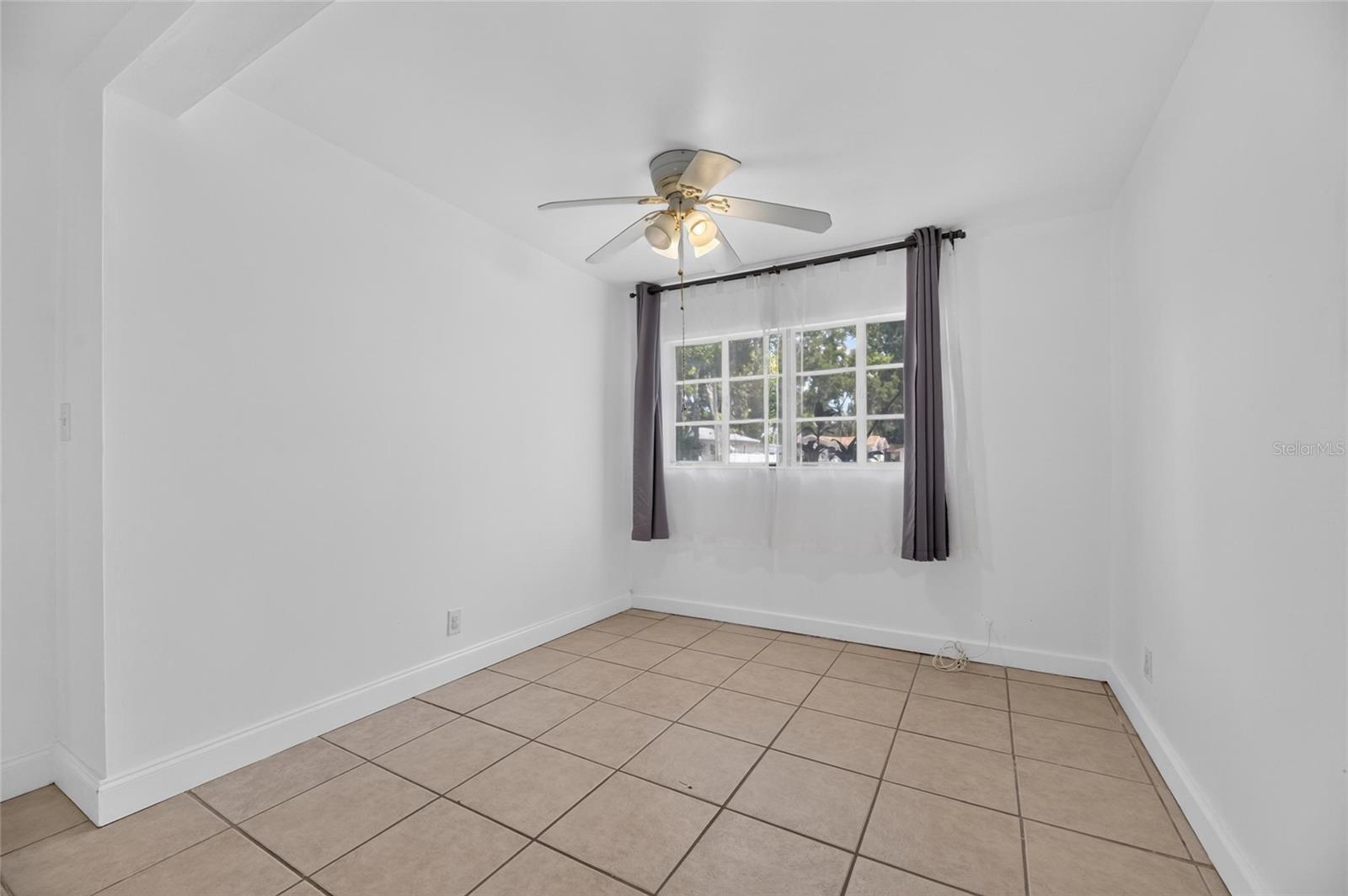 1005 E Flora St Property Photo 20