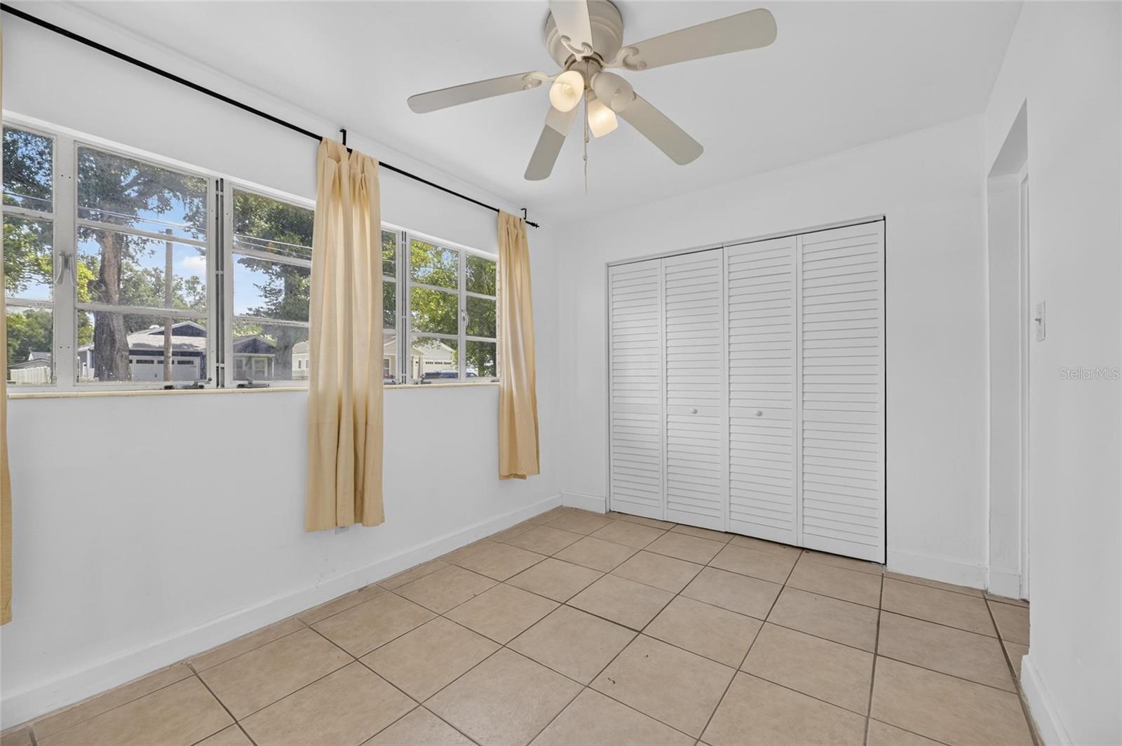 1005 E Flora St Property Photo 25