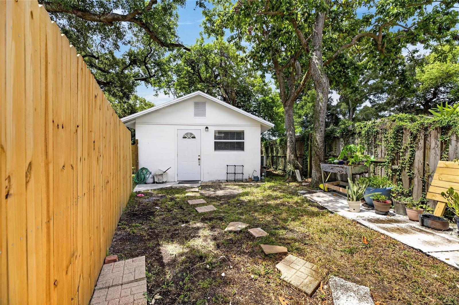 1005 E Flora St Property Photo 45