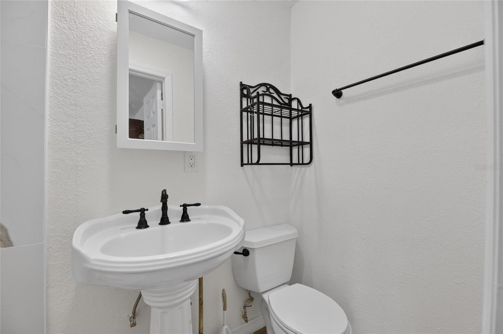1005 E Flora St Property Photo 54