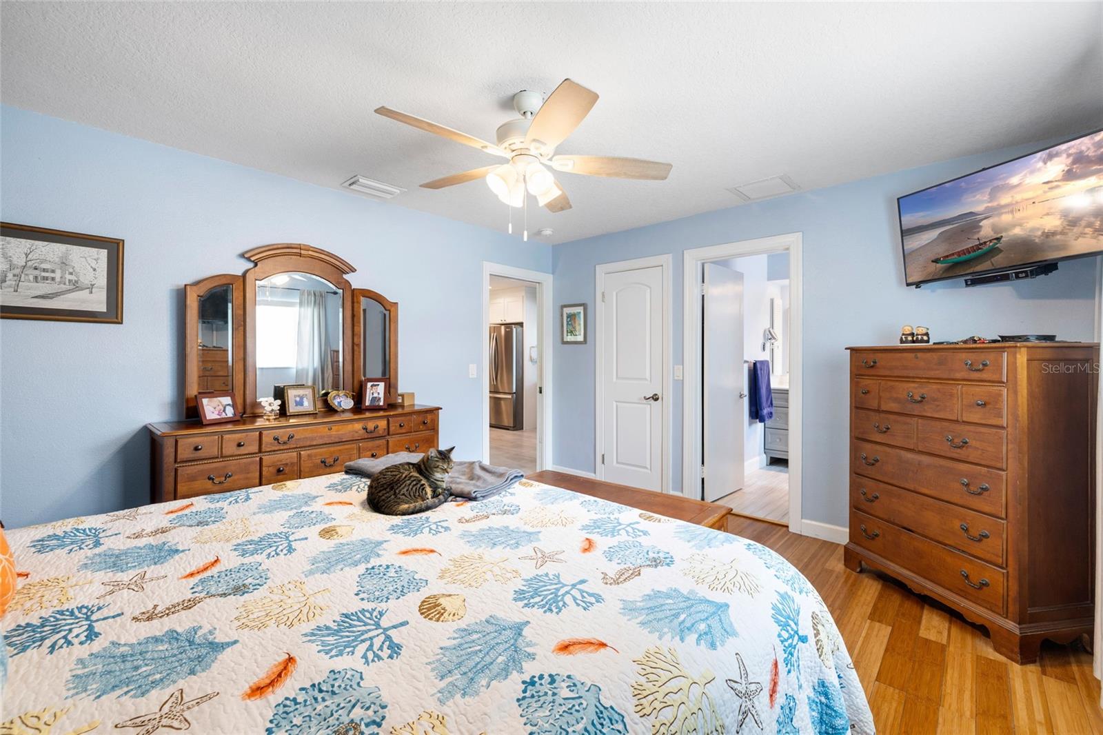 1070 Mccarty St Property Photo 24
