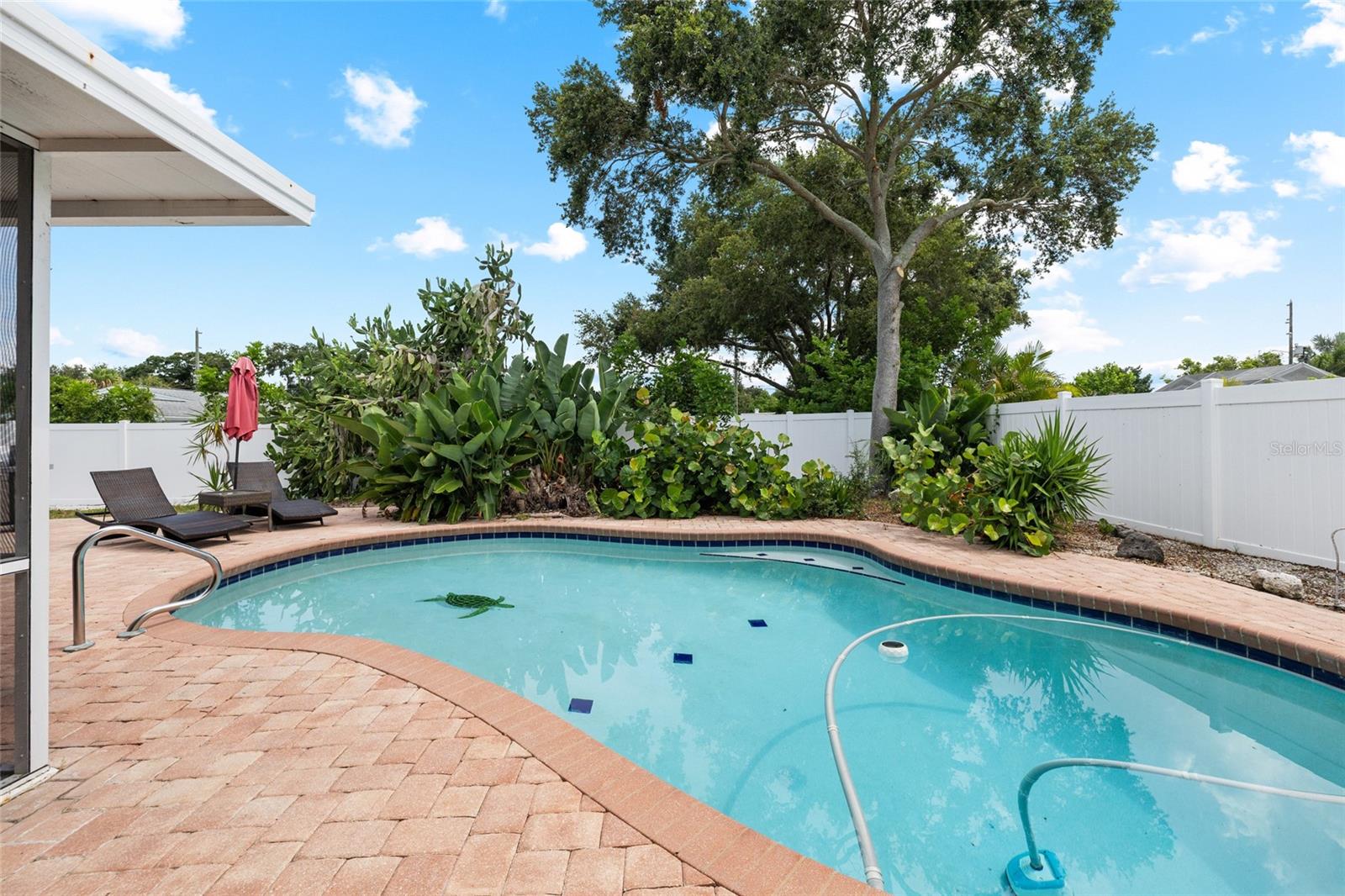 1070 Mccarty St Property Photo 41