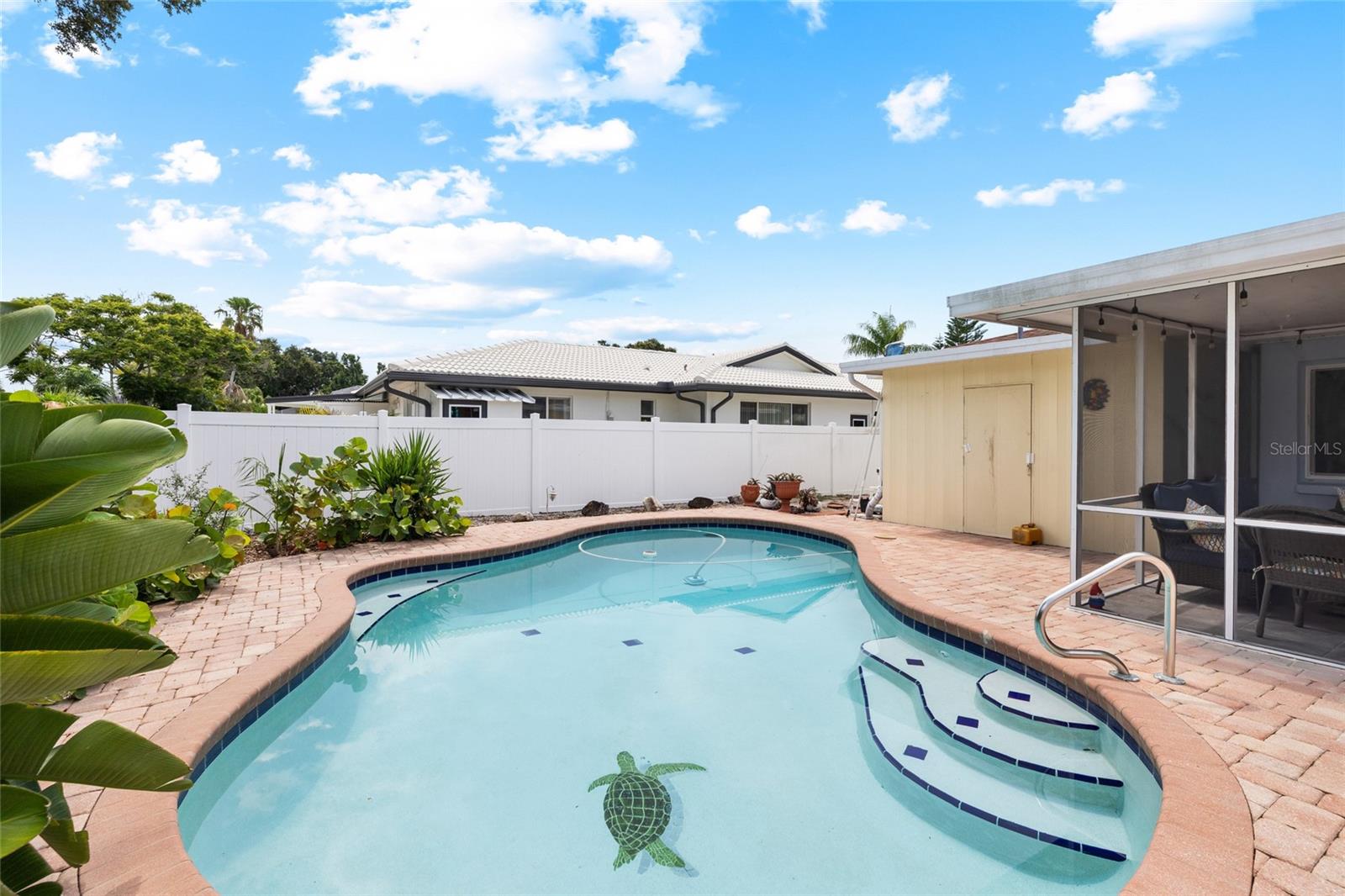 1070 Mccarty St Property Photo 42