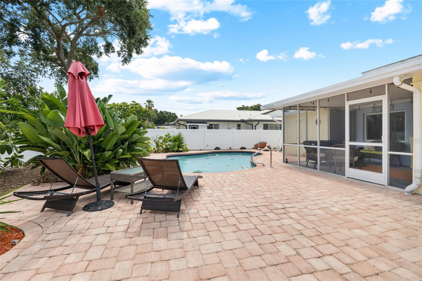 1070 Mccarty St Property Photo 43