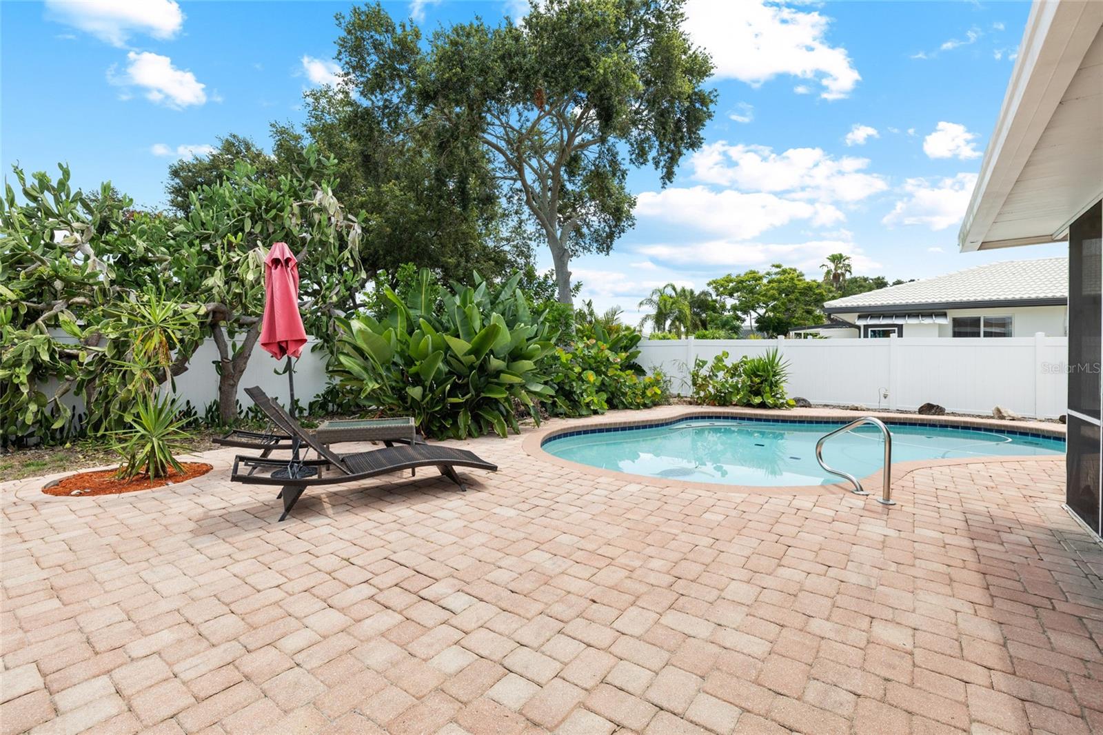 1070 Mccarty St Property Photo 44