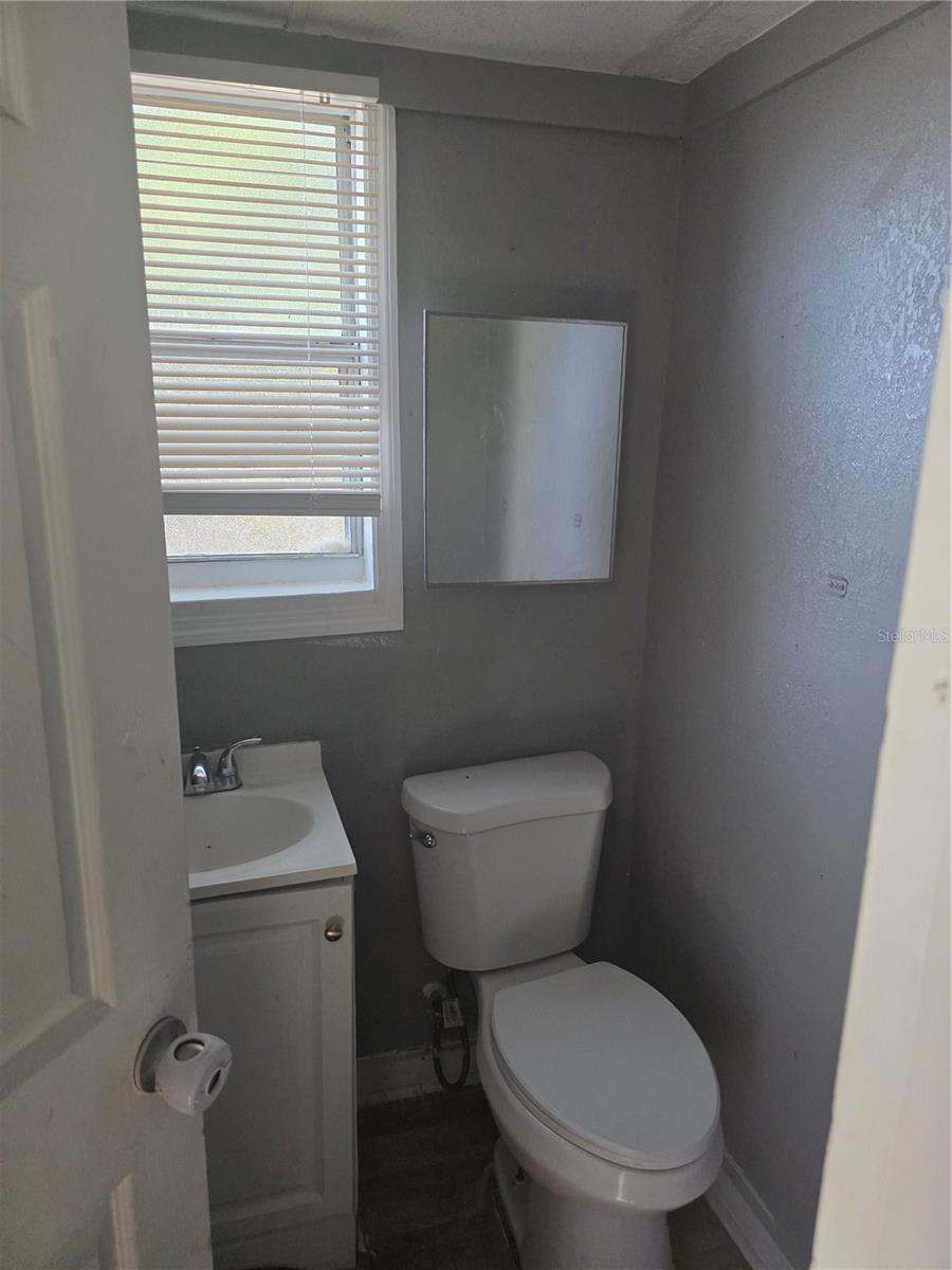 804 W 29th St Property Photo 11