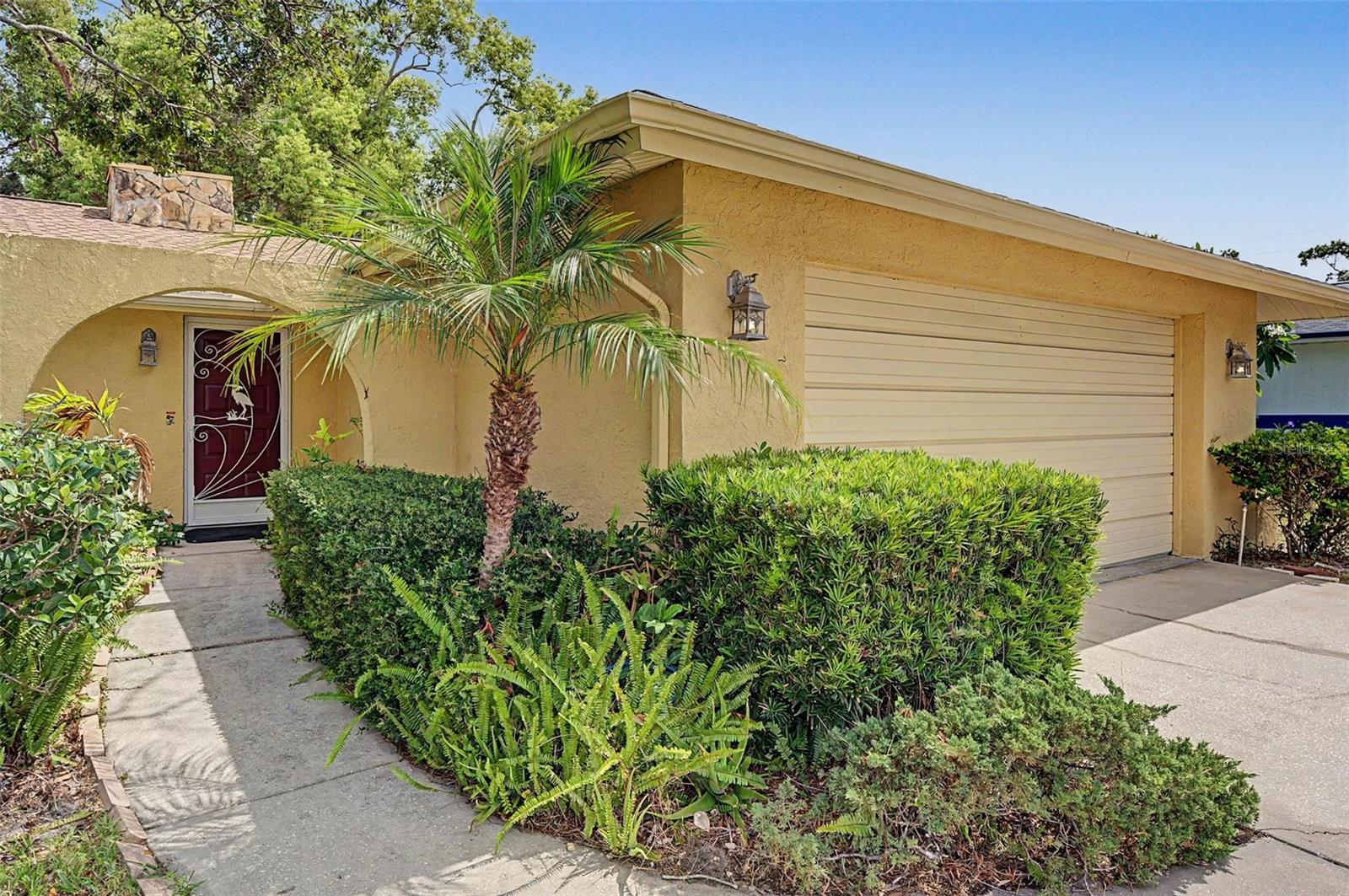 1100 Persimmon Dr Property Photo 3