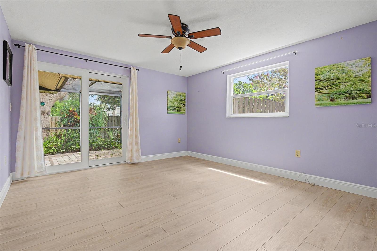 1100 Persimmon Dr Property Photo 23