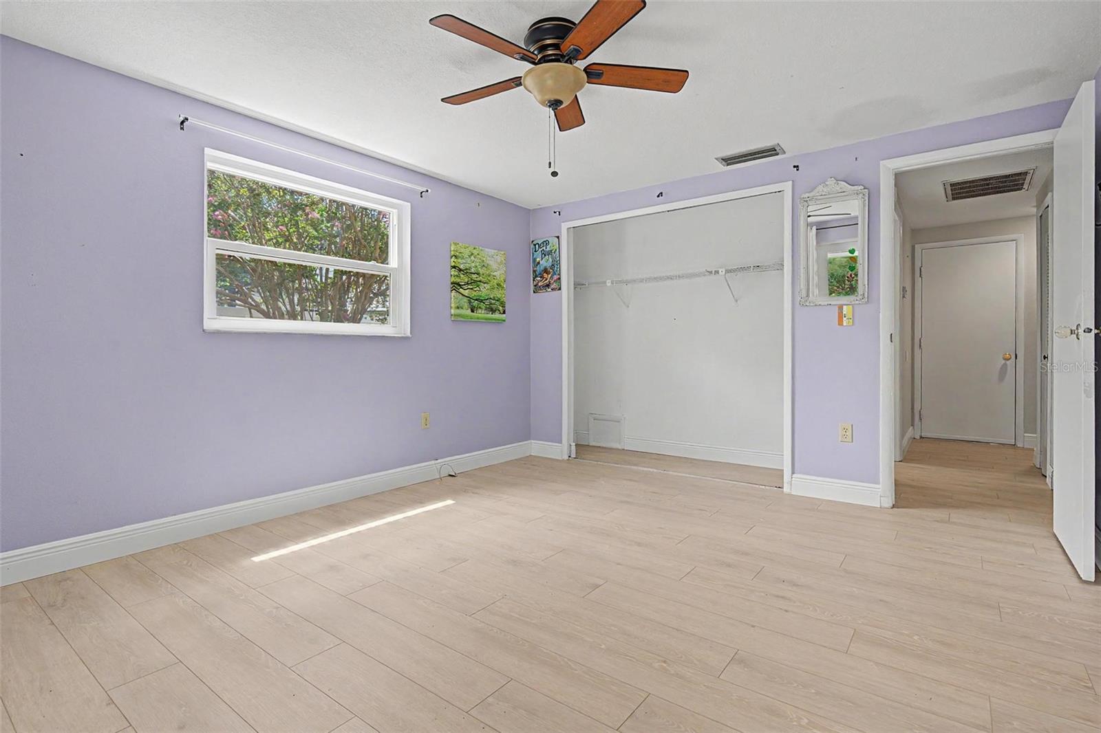 1100 Persimmon Dr Property Photo 24