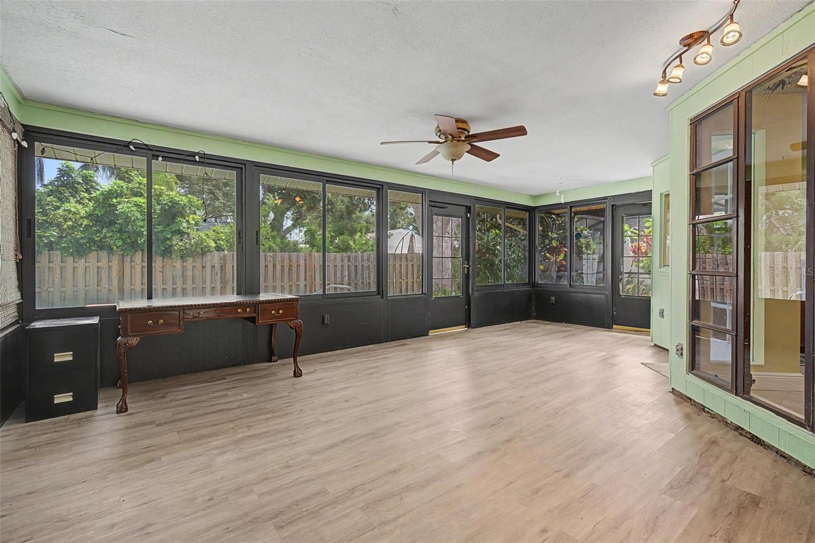 1100 Persimmon Dr Property Photo 30