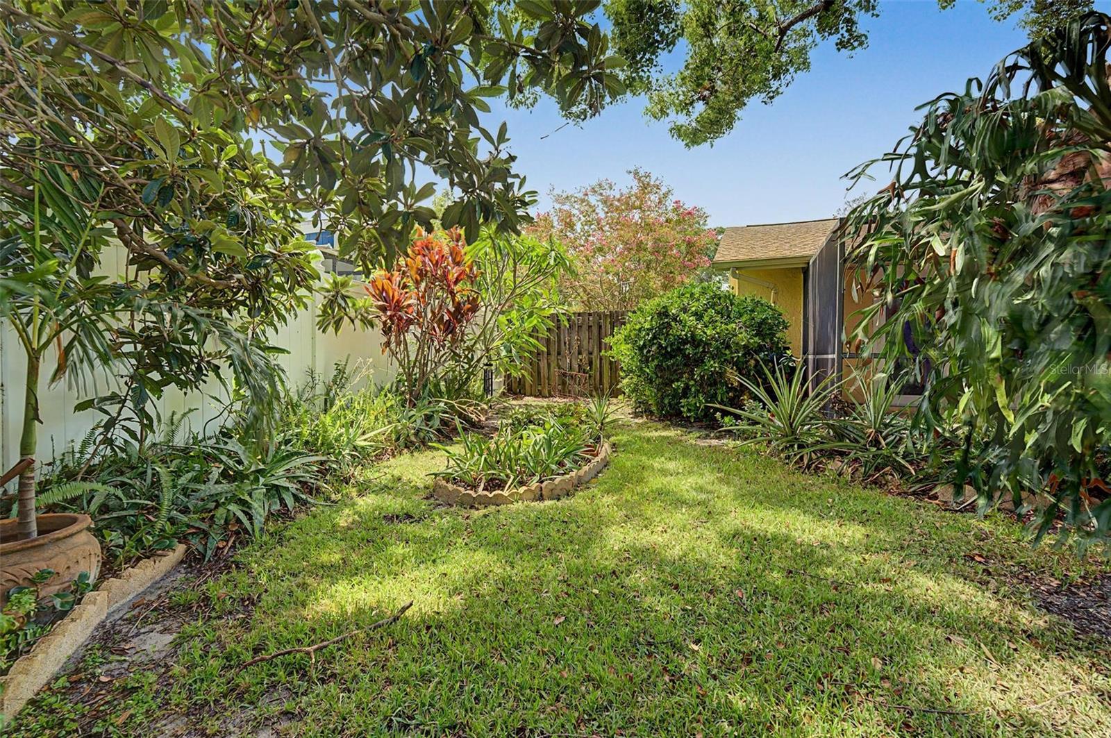 1100 Persimmon Dr Property Photo 33