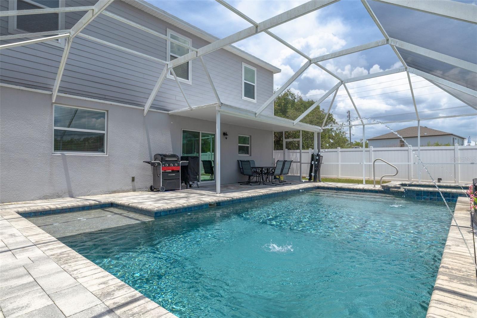 7242 Landmark Dr Property Photo 3