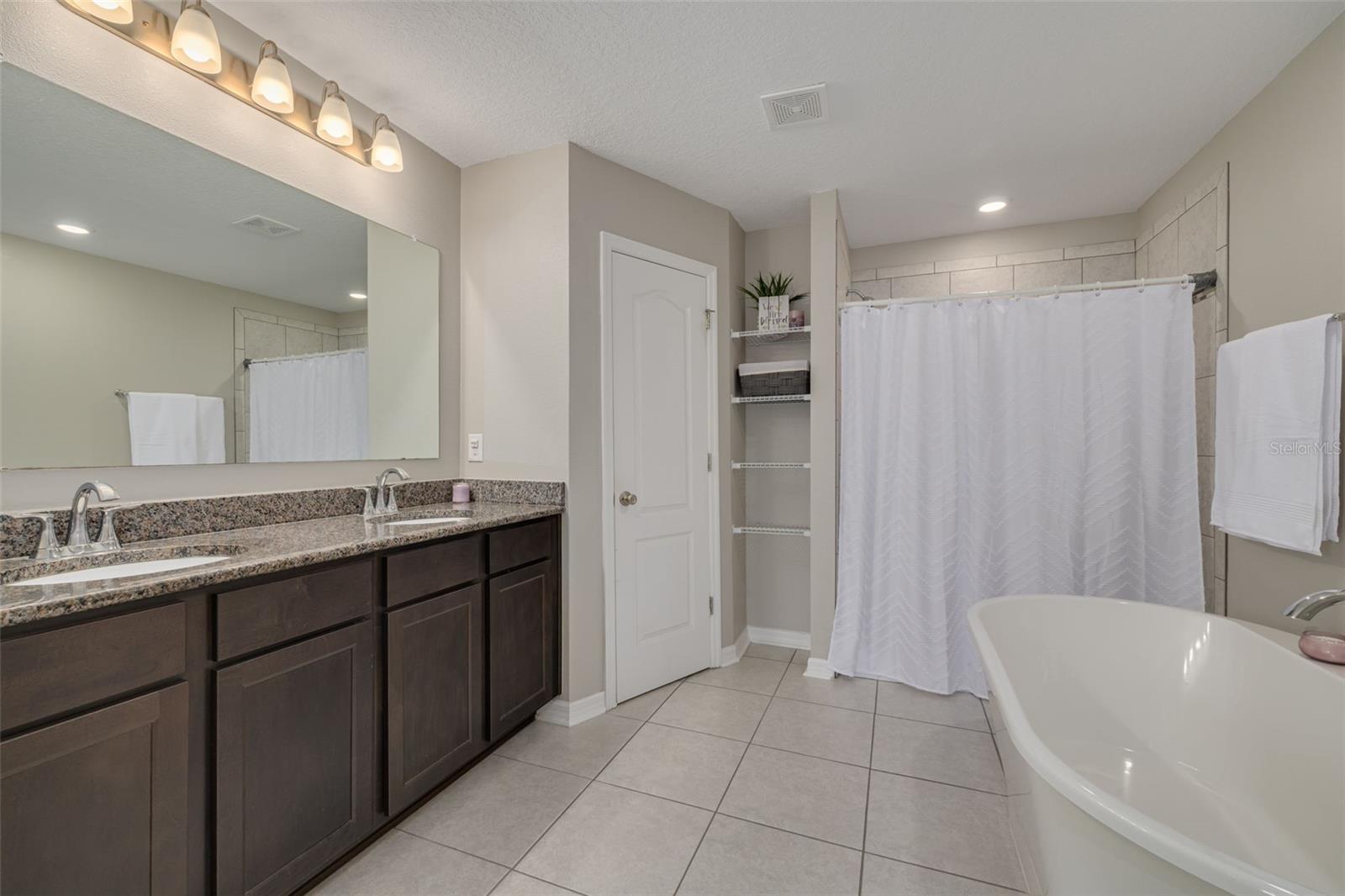 7242 Landmark Dr Property Photo 29