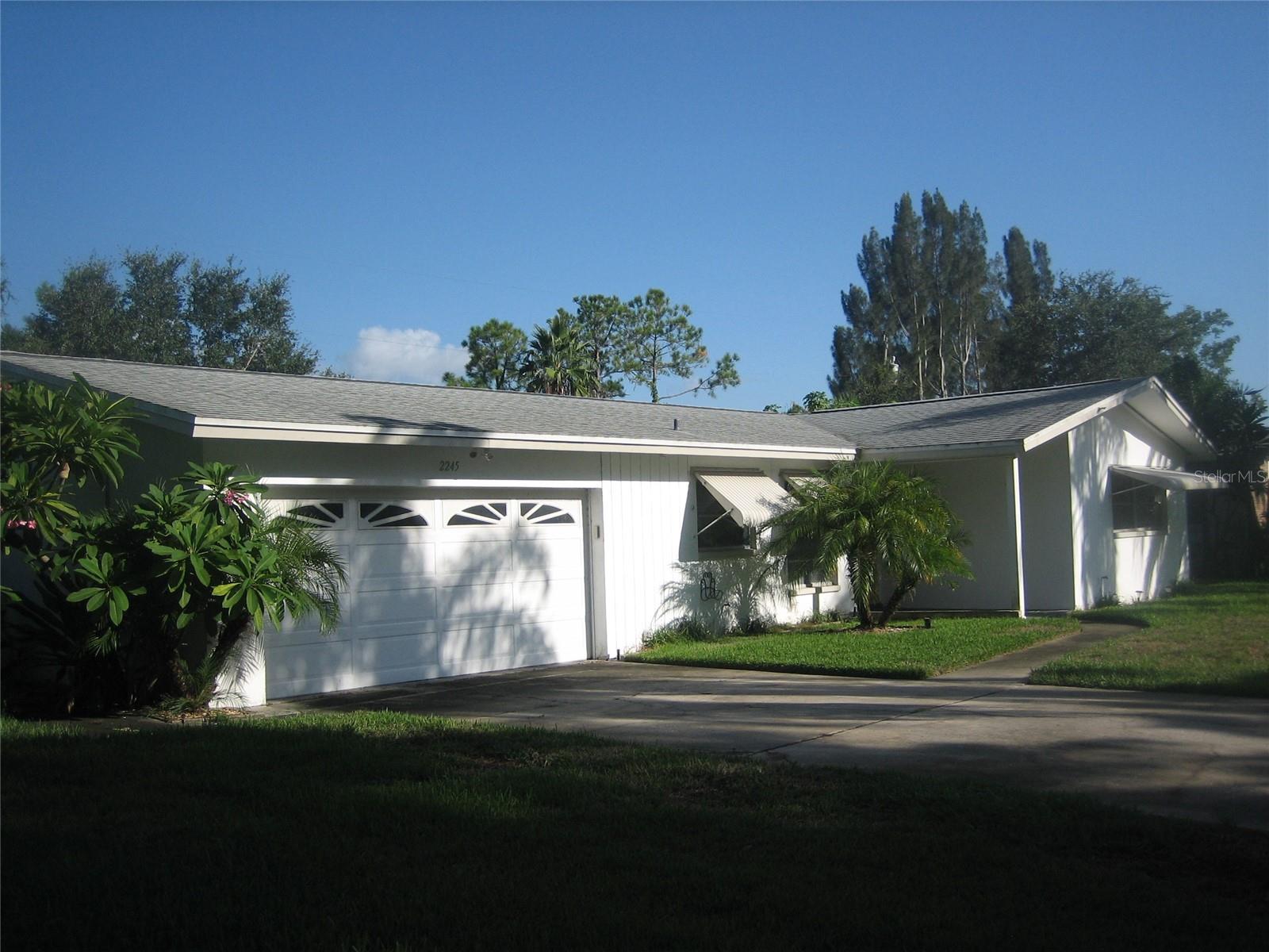 2245 Cedar Dr Property Photo 4