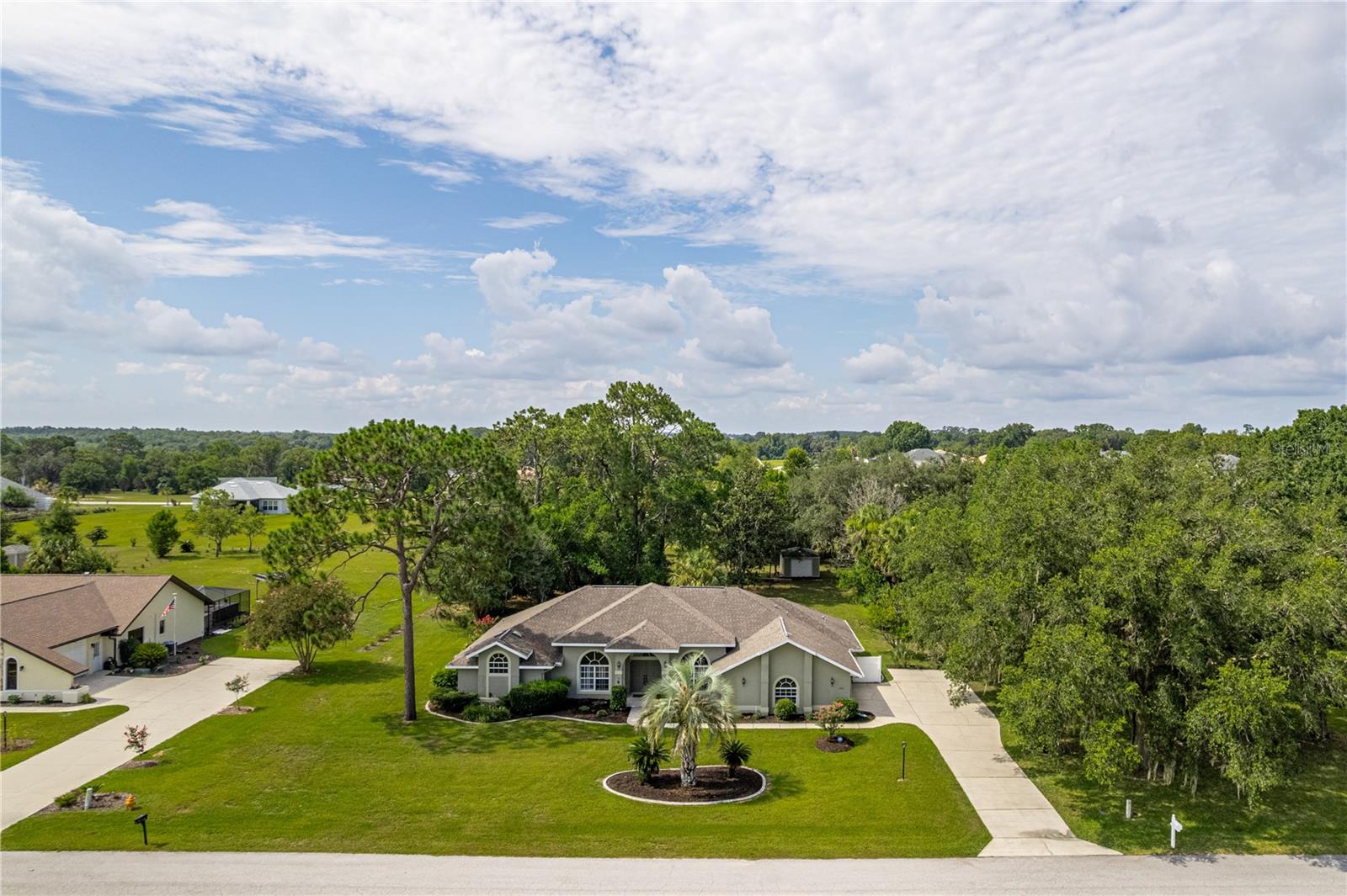 1154 E Triple Crown Loop Property Photo 2