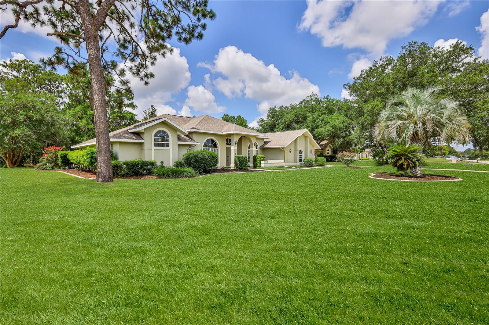 1154 E Triple Crown Loop Property Photo 4