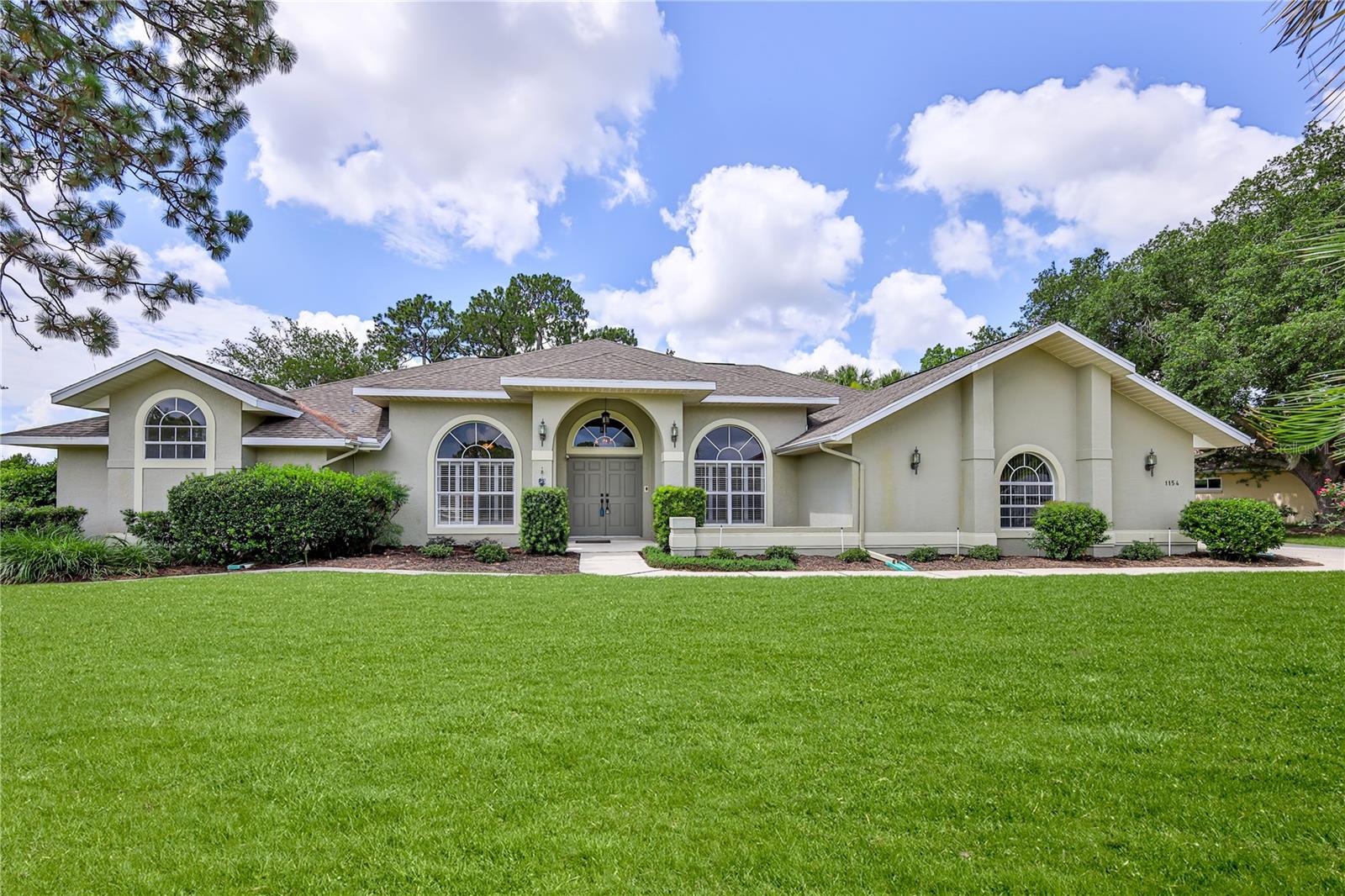 1154 E Triple Crown Loop Property Photo 6