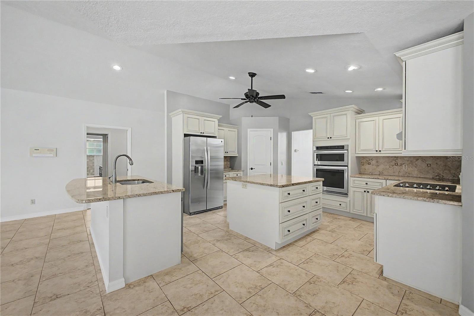 1154 E Triple Crown Loop Property Photo 14