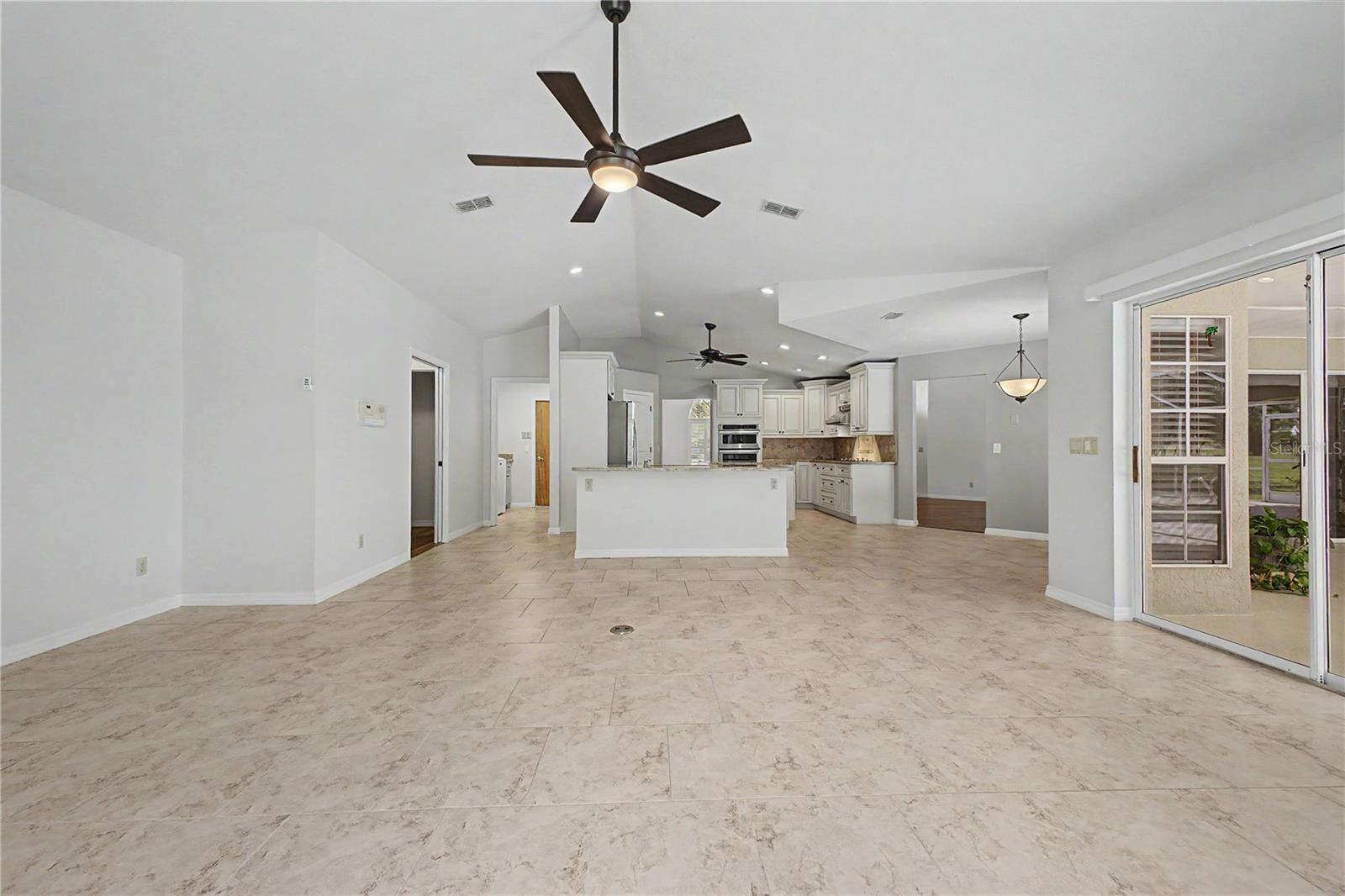 1154 E Triple Crown Loop Property Photo 15