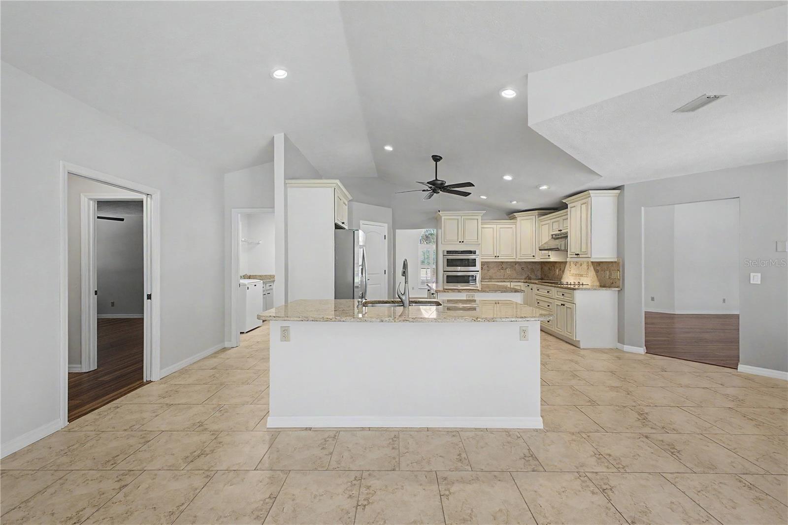 1154 E Triple Crown Loop Property Photo 16