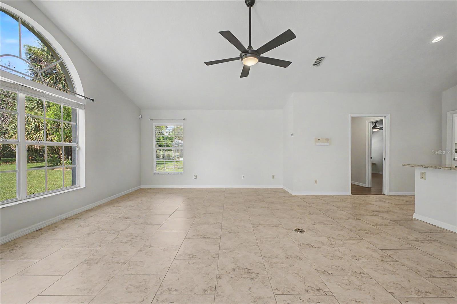 1154 E Triple Crown Loop Property Photo 21