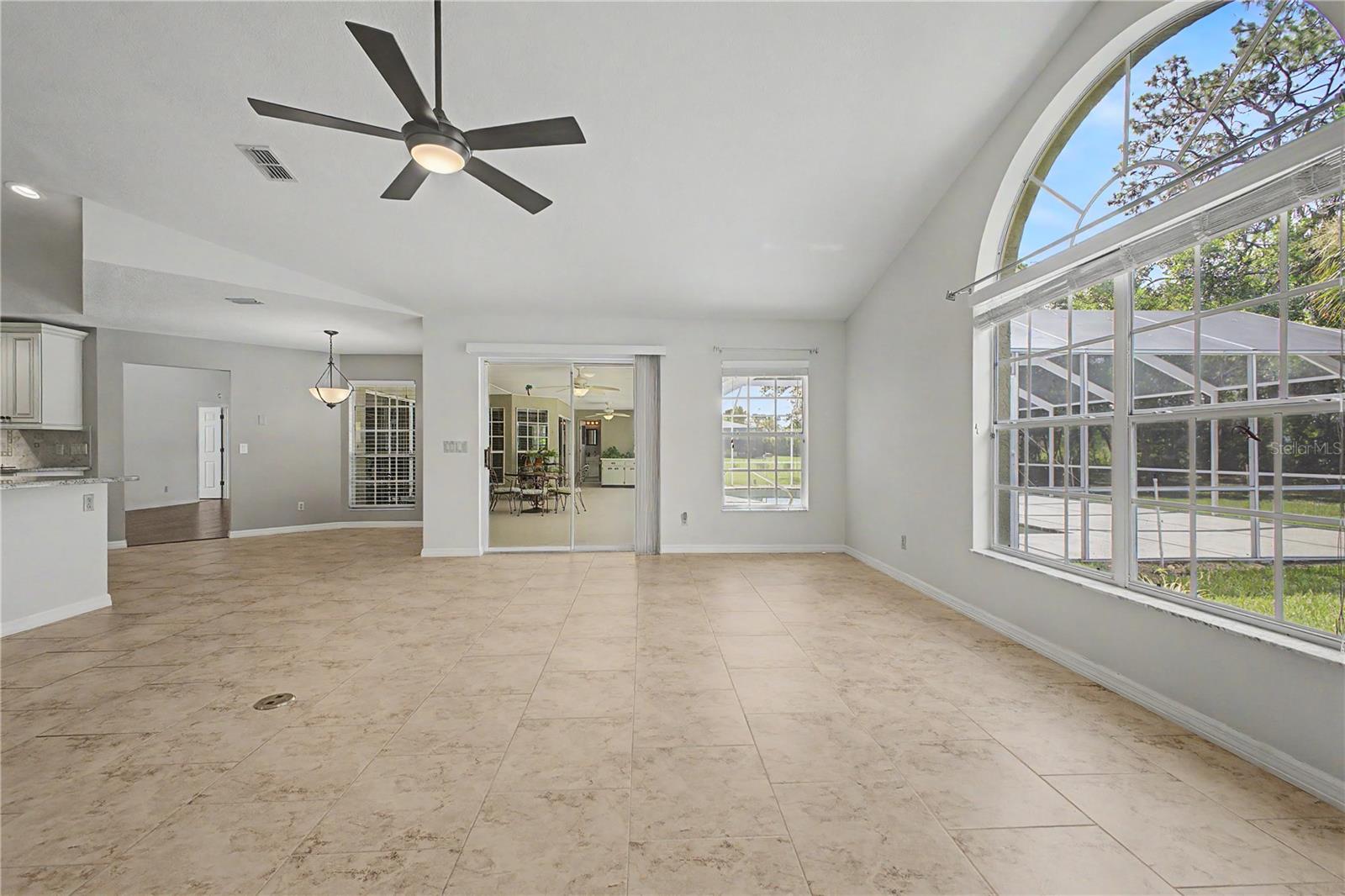 1154 E Triple Crown Loop Property Photo 22