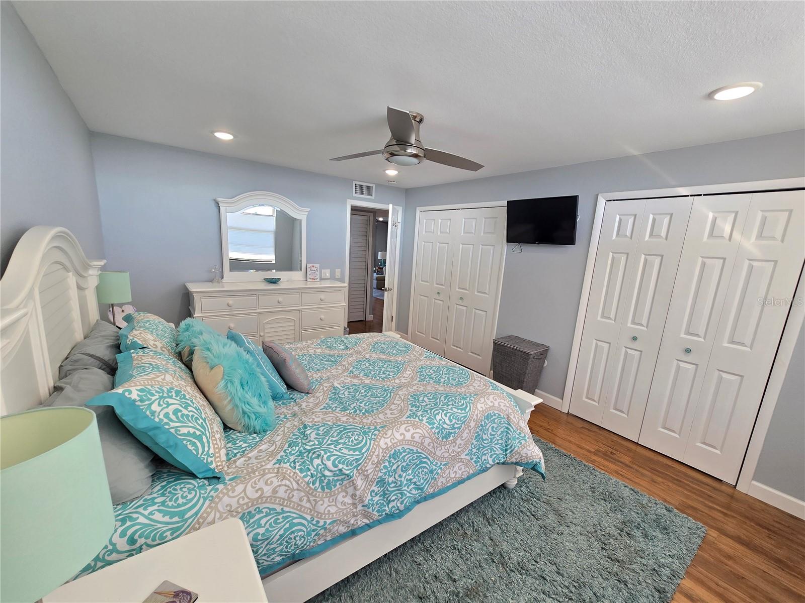 7600 Sun Island Dr S #306 Property Photo 10