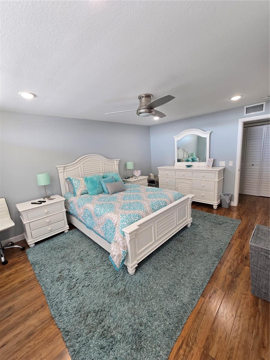7600 Sun Island Dr S #306 Property Photo 11