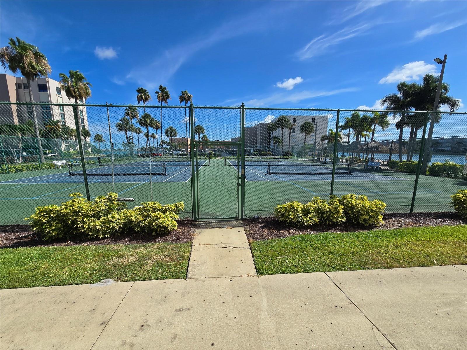 7600 Sun Island Dr S #306 Property Photo 23