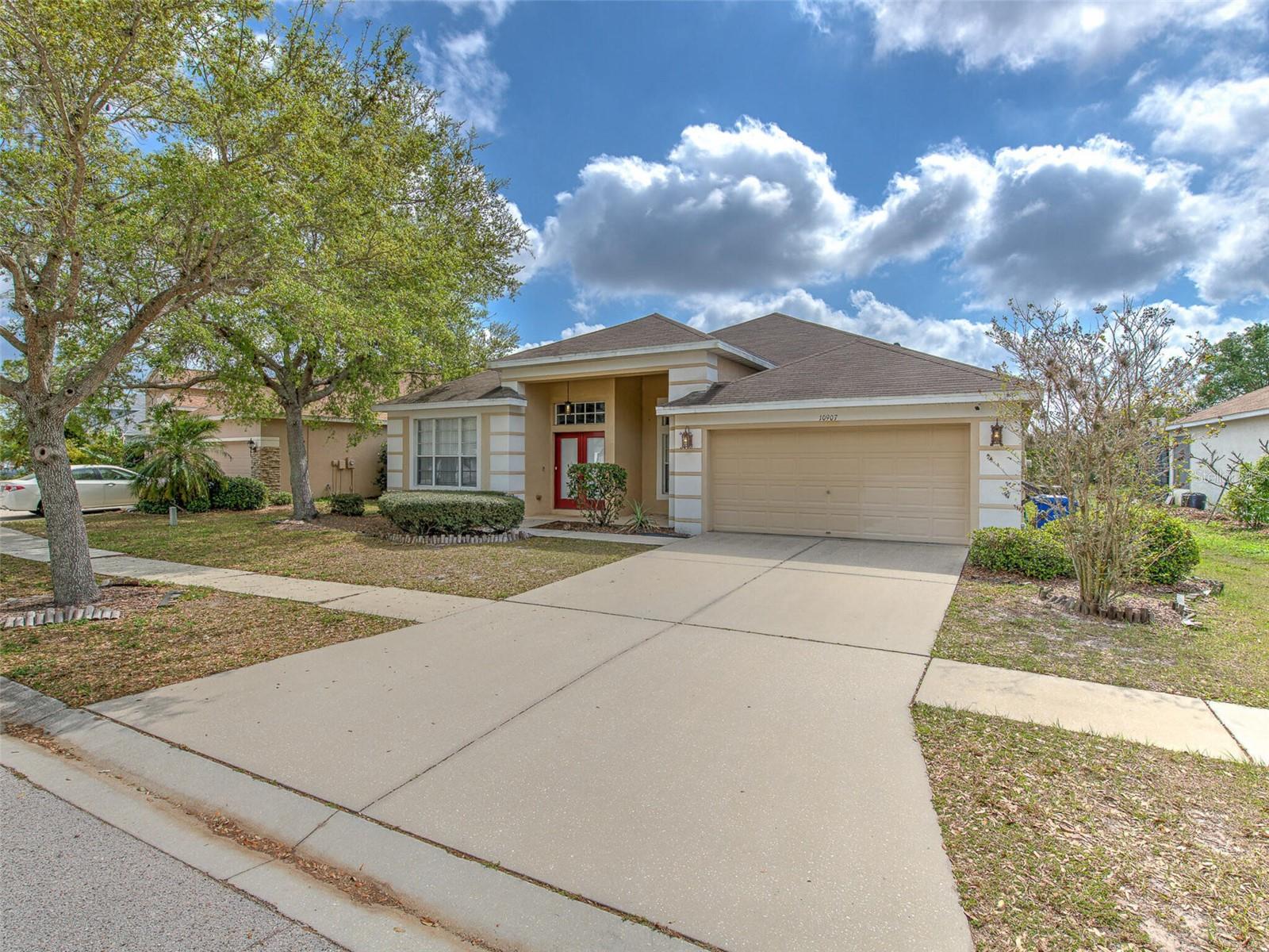 10907 Australian Pine Dr Property Photo 3
