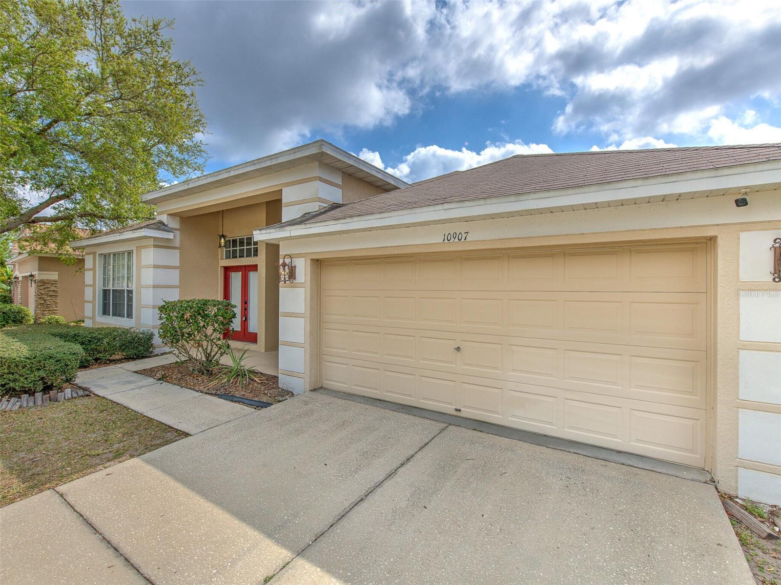 10907 Australian Pine Dr Property Photo 5