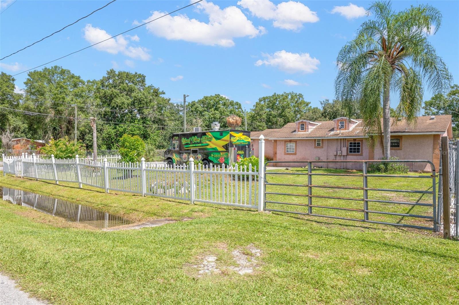 2442 Shirah Rd Property Photo 3