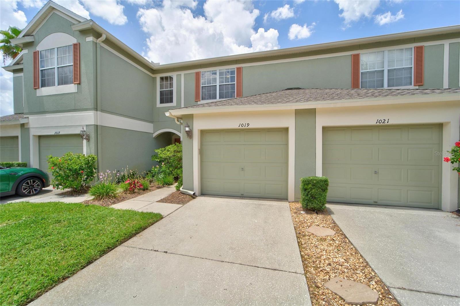 1019 Vista Cay Ct Property Photo 1