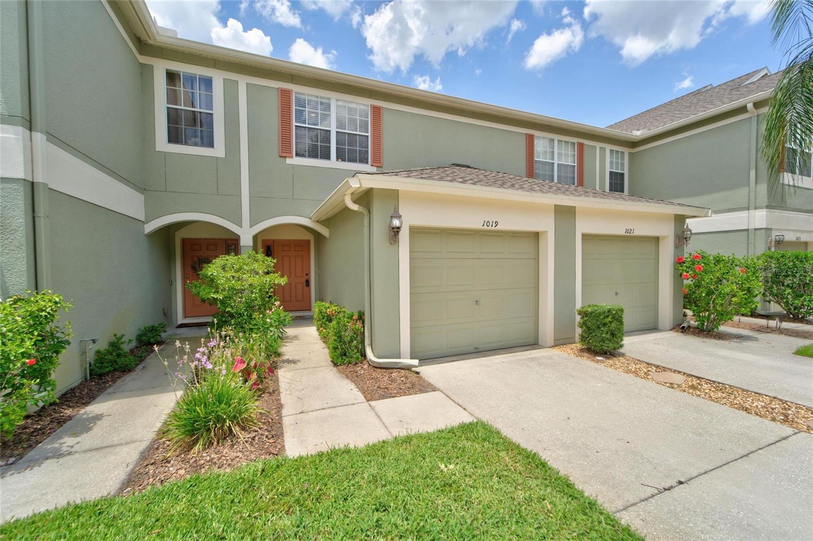 1019 Vista Cay Ct Property Photo 5