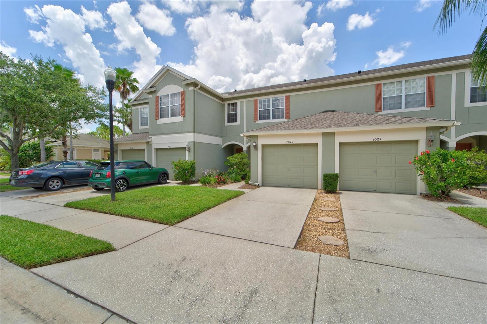 1019 Vista Cay Ct Property Photo 8