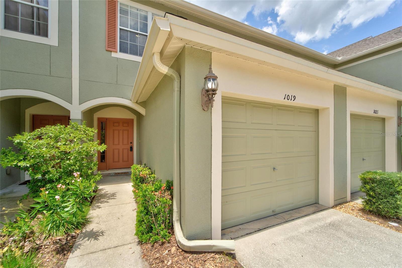 1019 Vista Cay Ct Property Photo 9