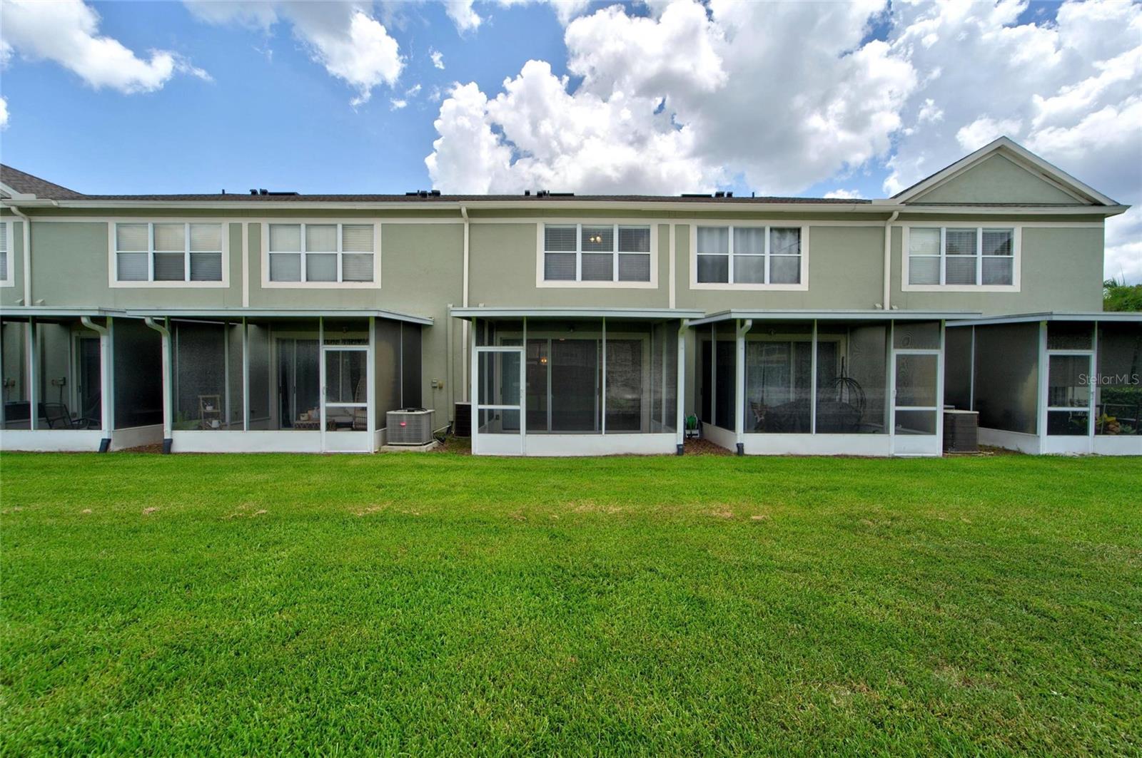 1019 Vista Cay Ct Property Photo 10