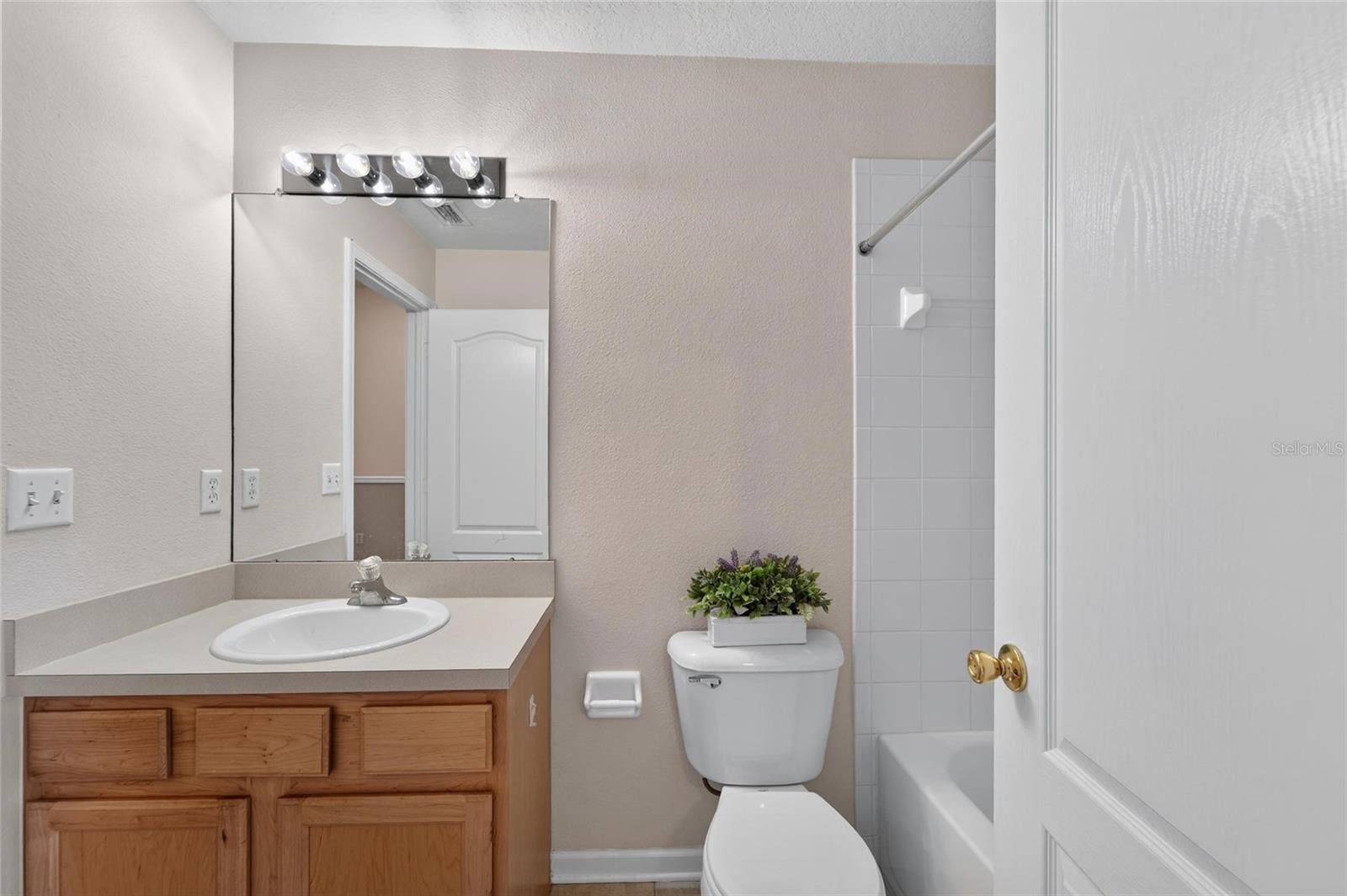 1019 Vista Cay Ct Property Photo 53