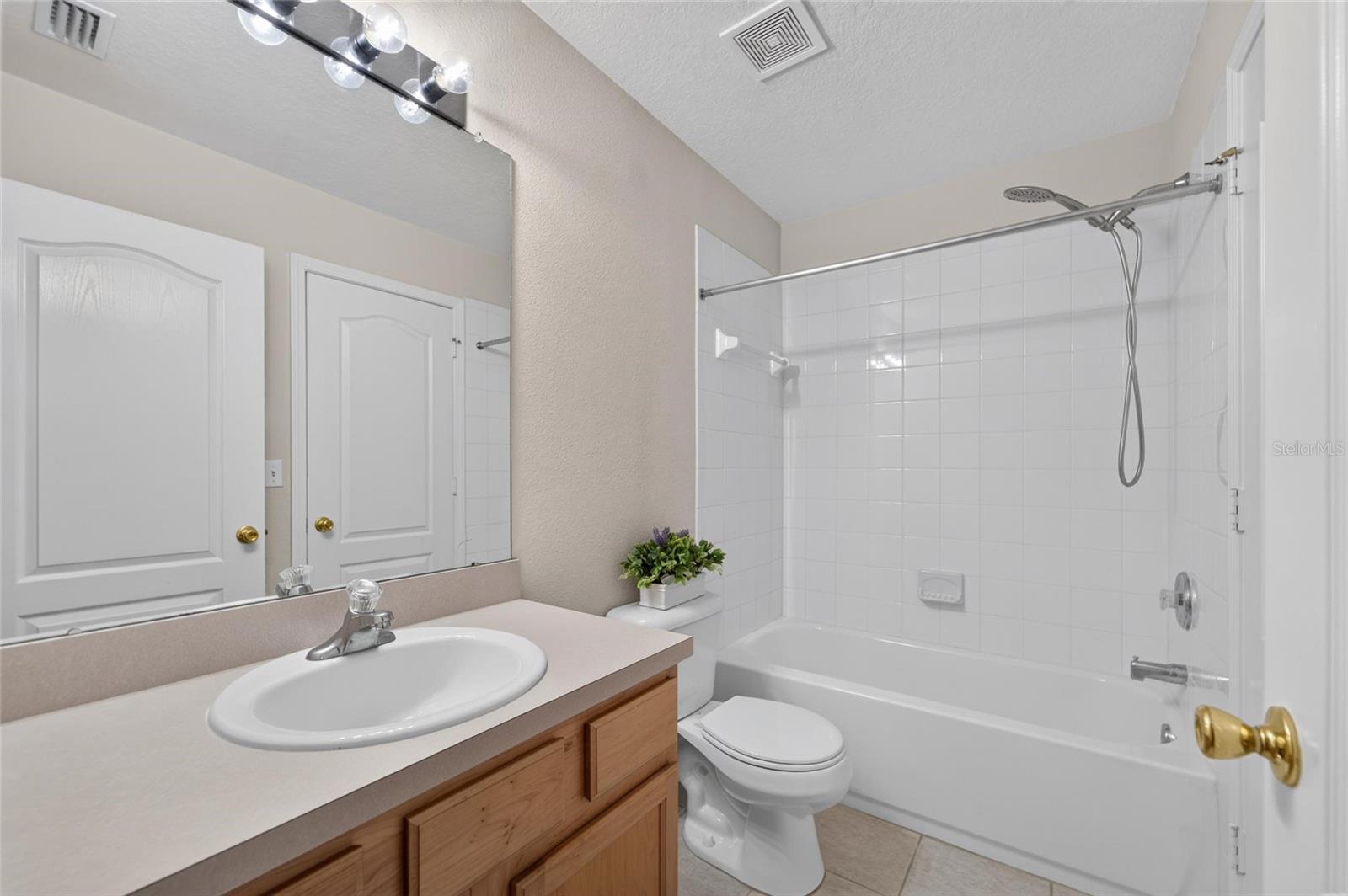 1019 Vista Cay Ct Property Photo 54