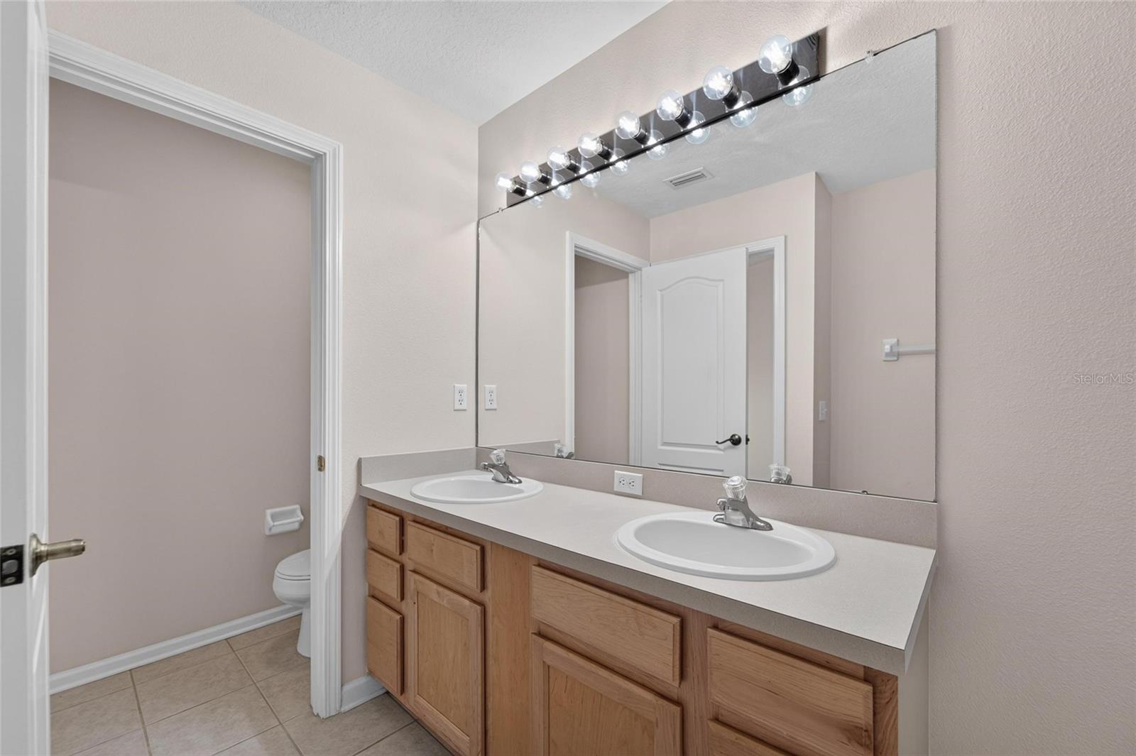 1019 Vista Cay Ct Property Photo 64