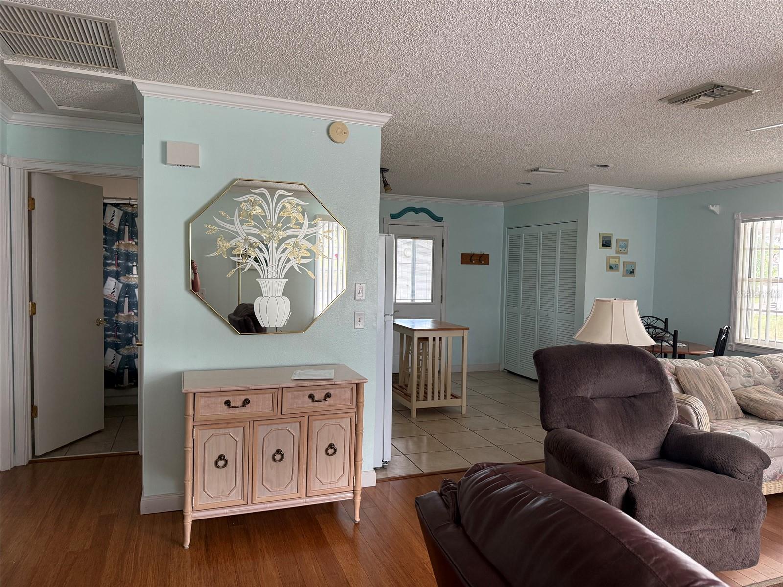 12131 Rockford St Property Photo 5