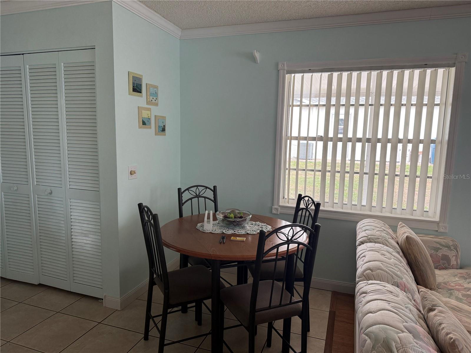 12131 Rockford St Property Photo 6