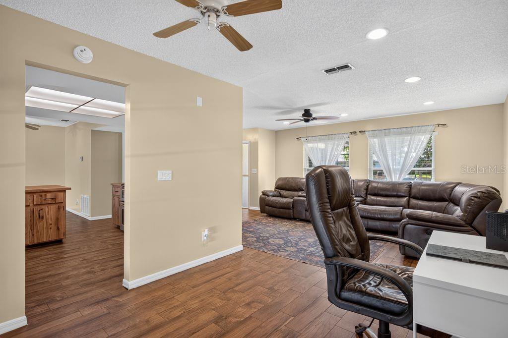3110 Clovewood Pl Property Photo 4