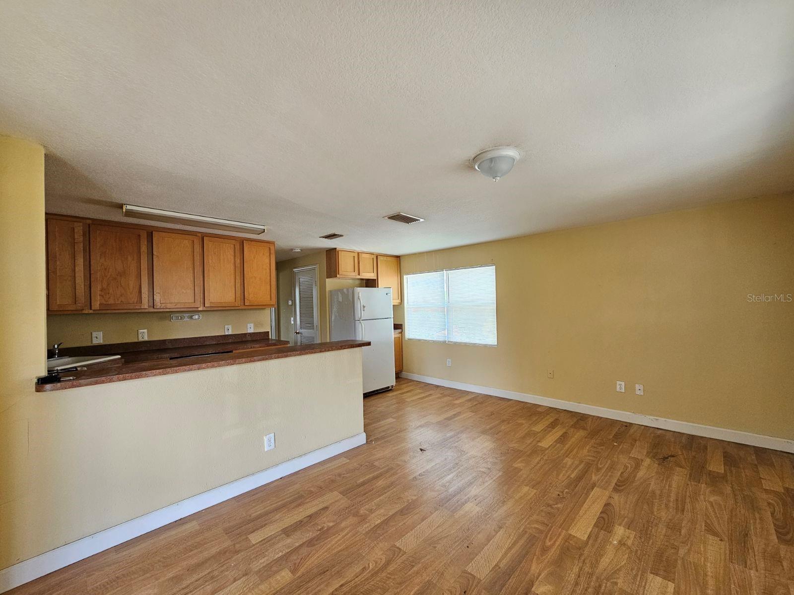 117 N Evergreen Ave #205 Property Photo 5