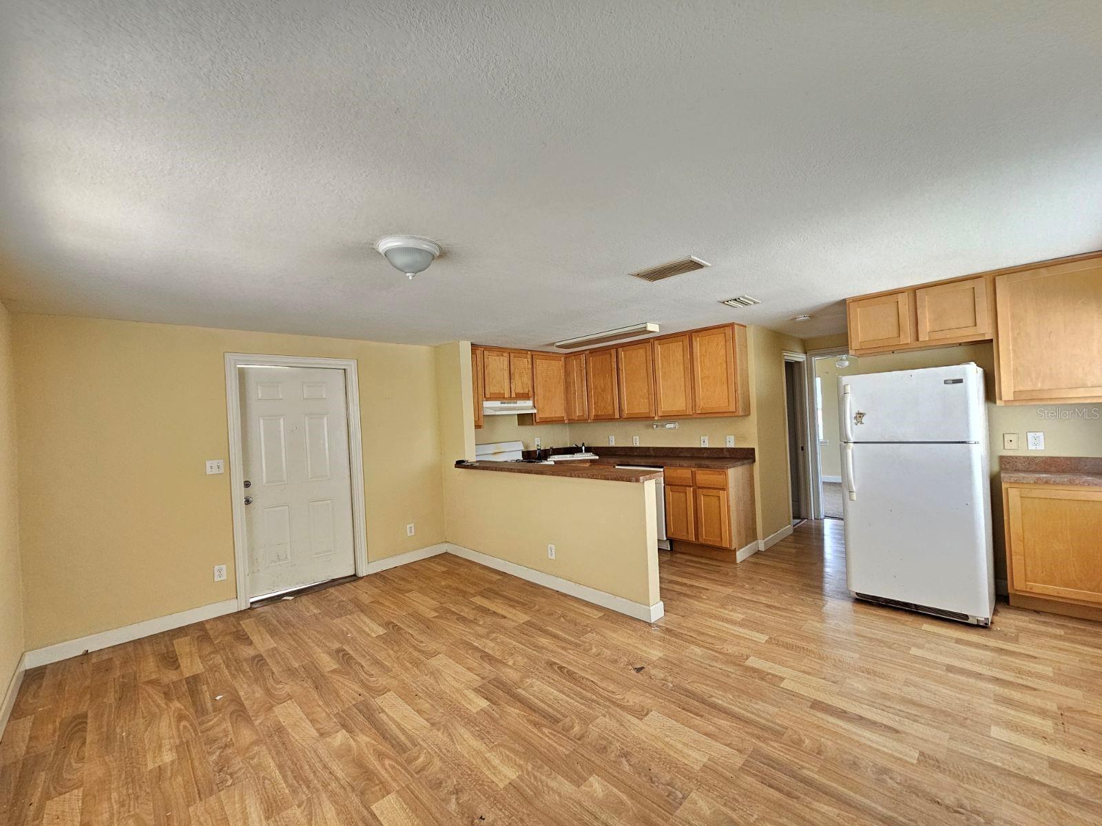 117 N Evergreen Ave #205 Property Photo 6