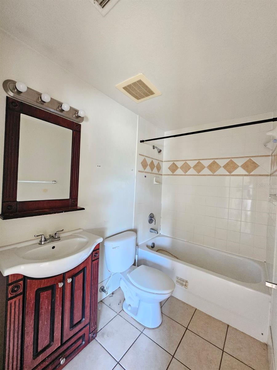 117 N Evergreen Ave #205 Property Photo 9