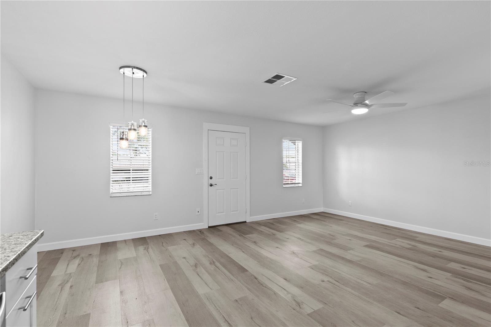 6225 Elmhurst Dr Property Photo 11