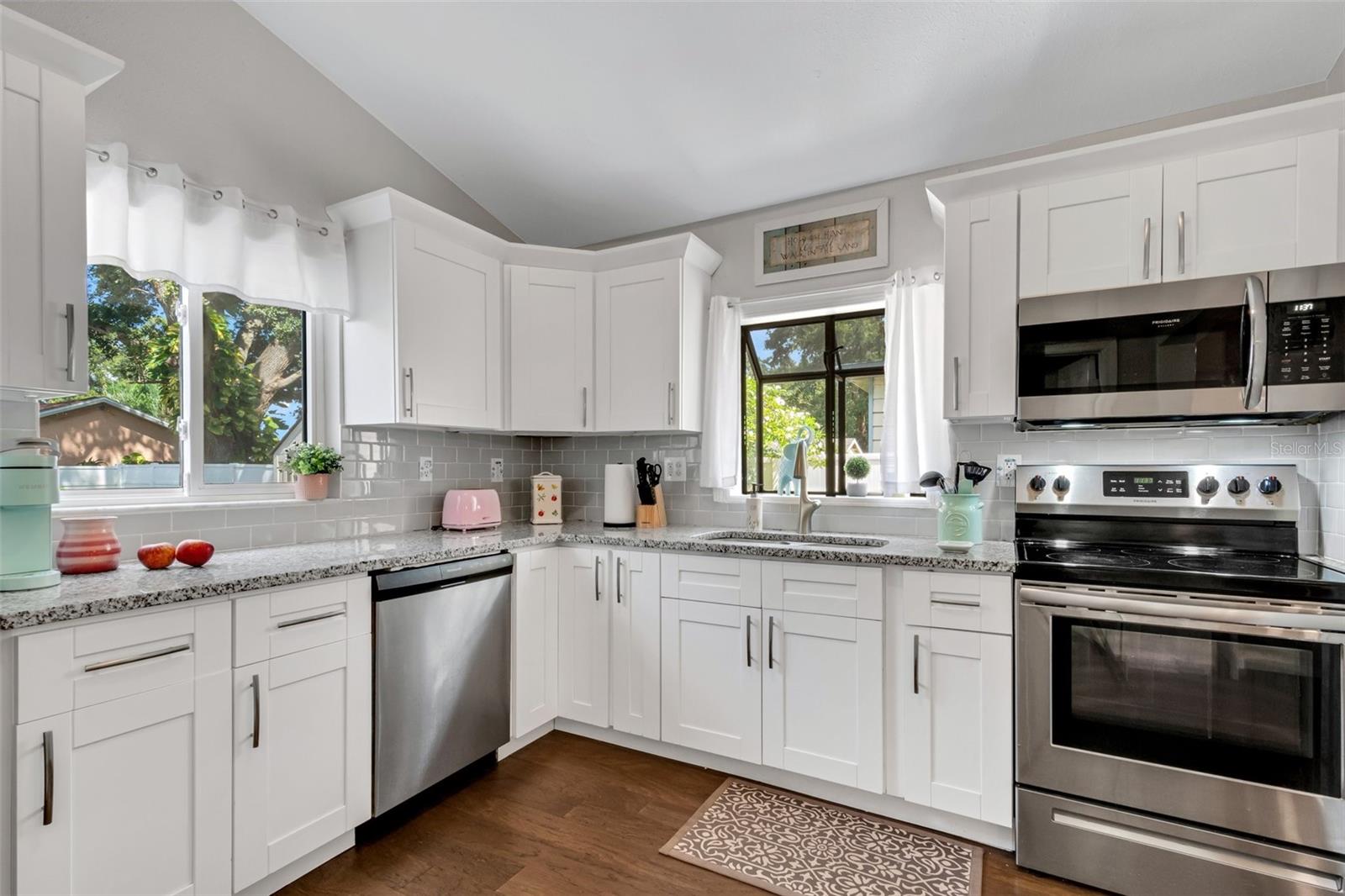 1600 Loretta Ave Nw Property Photo 11